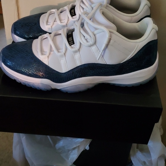 shoes - Picture 1 of 2